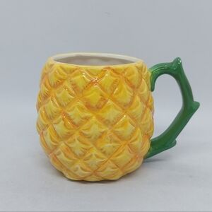 Pineapple Coffee Mug Ceramic Yellow Green Holds 19 0z